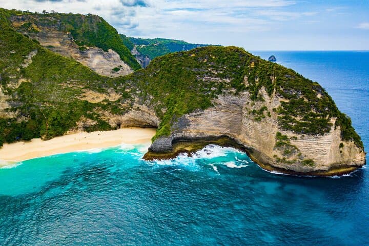 Nusa Penida 2 Day 1 Nights Guided Private Bali Tour — photo 1 of 11