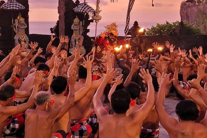 Uluwatu Sunset & Kecak Fire Dance – Private All-Inclusive Tour — photo 1 of 12