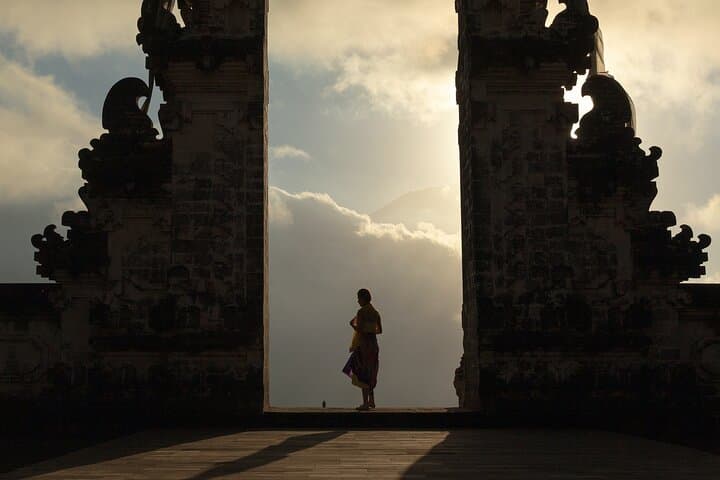 Heaven Gate (Lempuyang) - Tirta Gangga - FREE WIFI — photo 1 of 15