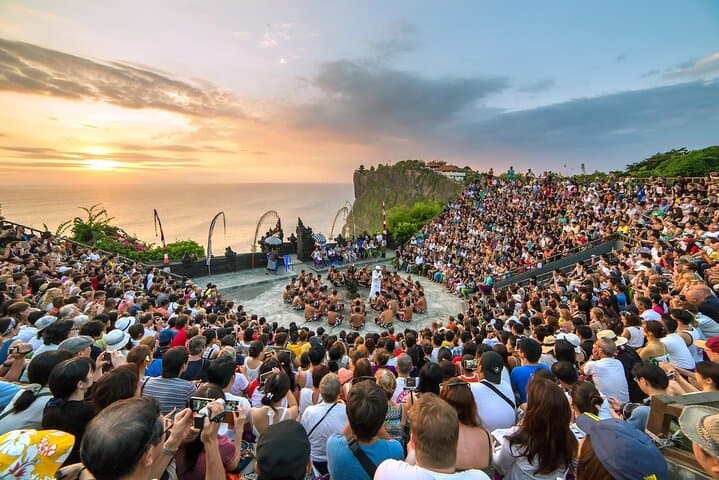 Uluwatu Sunset, Kecak Dance and Jimbaran Seafood Dinner — photo 1 of 11