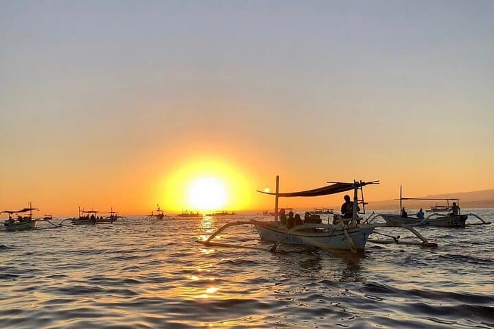Lovina Sunrise Dolphin & Waterfall Tour — photo 1 of 6
