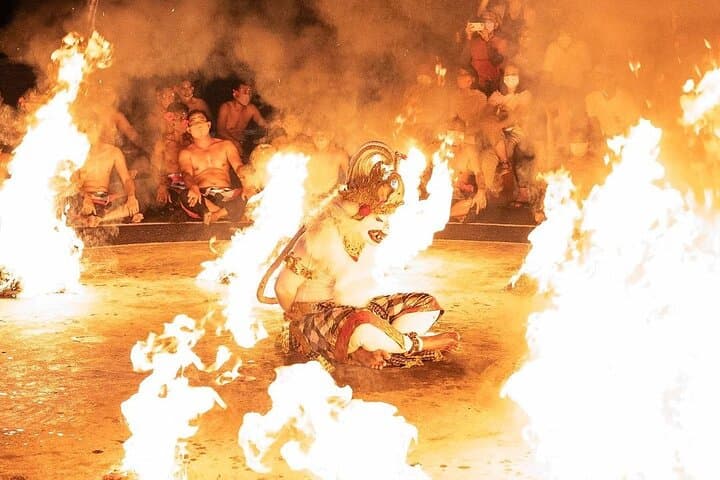 Kecak and Fire Dance Ticket at Uluwatu Temple — photo 1 of 9