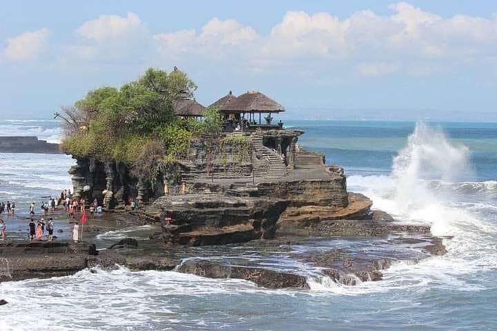 Half Day Tanah Lot Temple Private Guided Tour — photo 1 of 34
