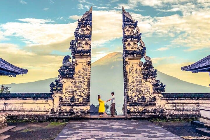 Bali Instagram Tour: Gate of Heaven, Swing and Waterfall Day Tour — photo 1 of 11