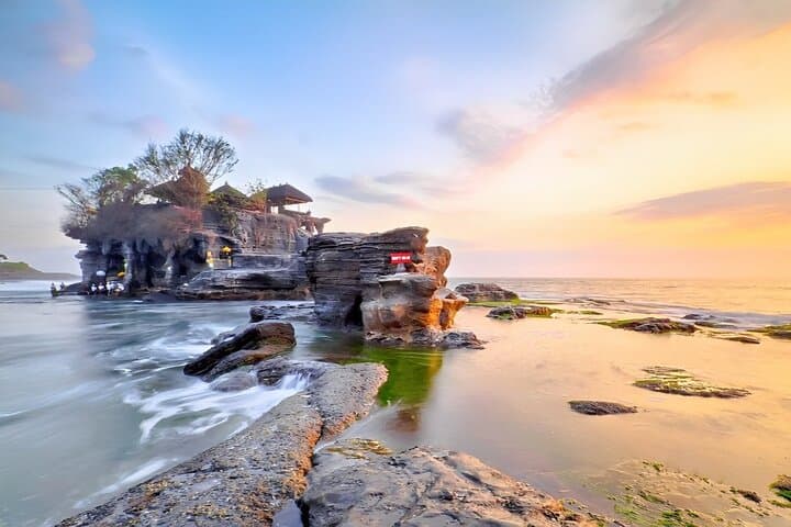 Ubud Tanah Lot Tour: Rice Terrace - Waterfall - Batuan Temple — photo 1 of 31