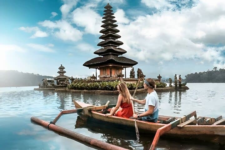 Ulun Danu Beratan Temple - Tanah Lot Temple Tour by UNESCO World Heritage — photo 1 of 22