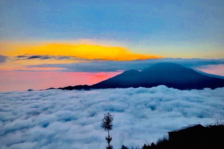 Batur Trekking Sunrise with Breakfast — photo 1 of 5