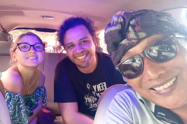 Bali Taxi Tour and Transport Services — photo 1 of 9