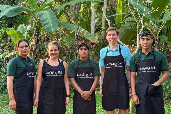 Balinese Authentic Cooking Class in Ubud — photo 1 of 36