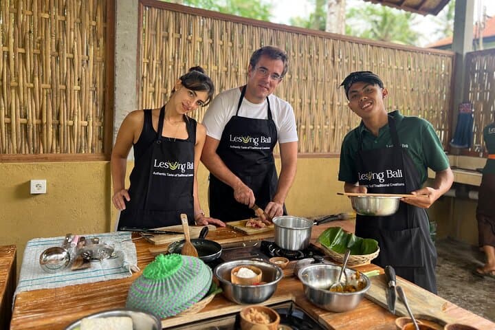 Authentic Balinese Cooking Class in Ubud — photo 1 of 18
