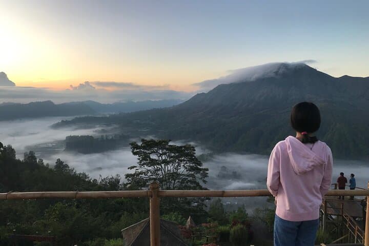 Mount Batur Sunrise Viewpoint and Natural Hot Spring Tour — photo 1 of 11
