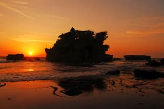 Private Half-Day Tour: Tanah Lot Sunset Tour with Dinner Packages