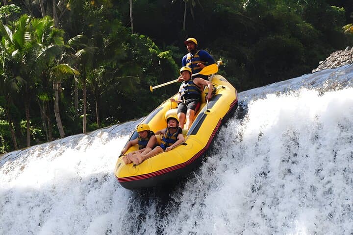 Telaga Waja White Water Rafting and Uluwatu Sunset Tour — photo 1 of 11