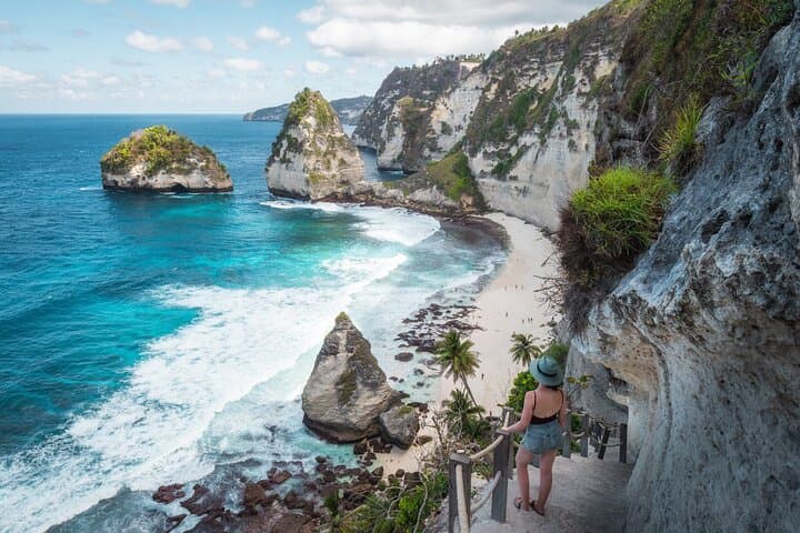 Private Tour: Nusa Penida DiamondBeach-Tree House EastSide Island — photo 1 of 7