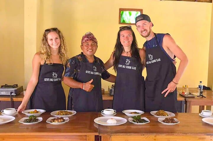 8 Hours Private Balinese Cooking Class with Tirta Empul Temple — photo 1 of 17