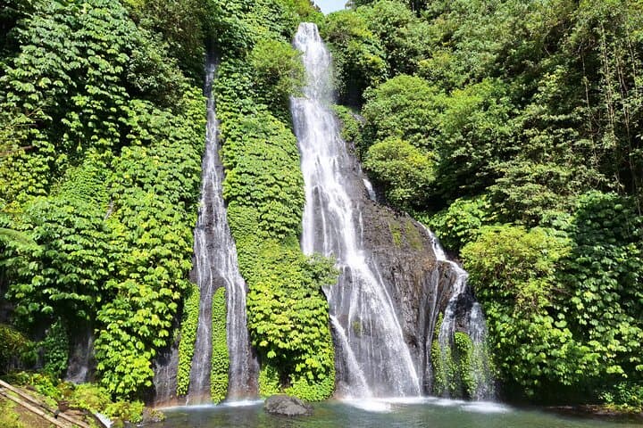 Private Experience Bali Splendor Waterfalls Temple and Rice Field — photo 1 of 7