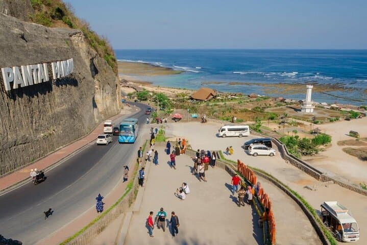 Private Guided Day Tour in Uluwatu — photo 1 of 5