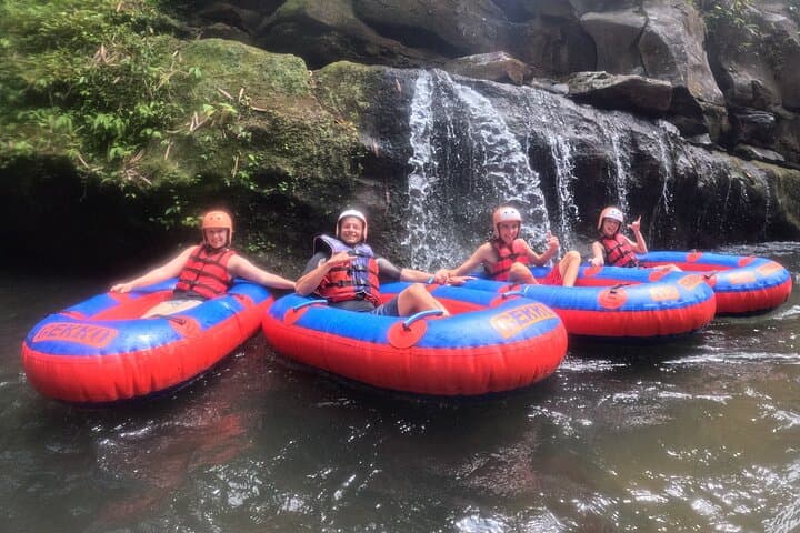 Ubud Tubing Adventure Holy Spring Temple Private Guided Tour — photo 1 of 21