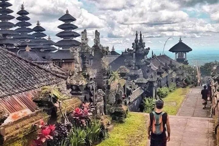 Swing Tukad Cepung Besakih Temple East Bali Private Guided Tour — photo 1 of 14