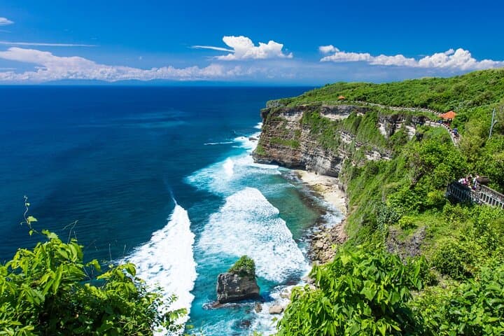 Private Explore Bali's GWK Statue and Uluwatu Temple — photo 1 of 6
