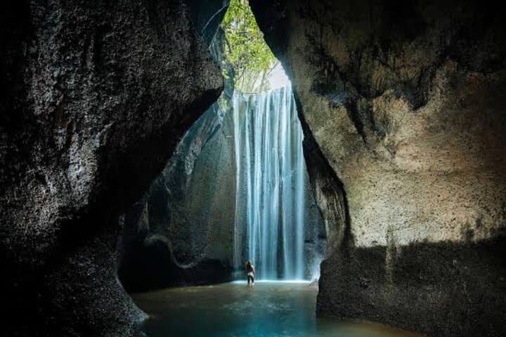 Tegenungan Waterfall, Tukad Cepung and Tibumana Waterfalls Tour — photo 1 of 8