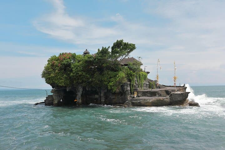 Full Day All Inclusive Tanah Lot and Uluwatu Sunset Tour — photo 1 of 13