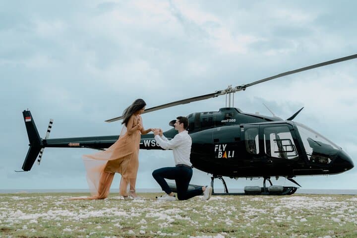 Love in the Air ; Romantic Flight above Bali South coastline — photo 1 of 7