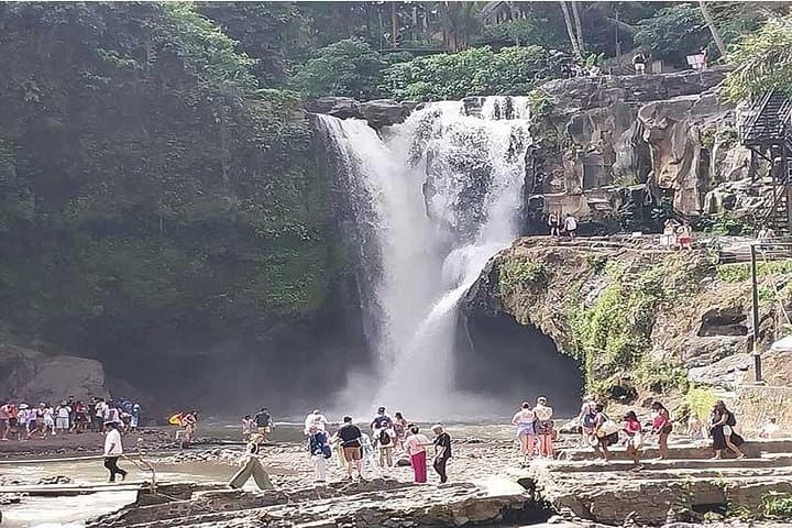 Full Day Private Tour from Tegenungan Waterfall to Tanah Lot — photo 1 of 9