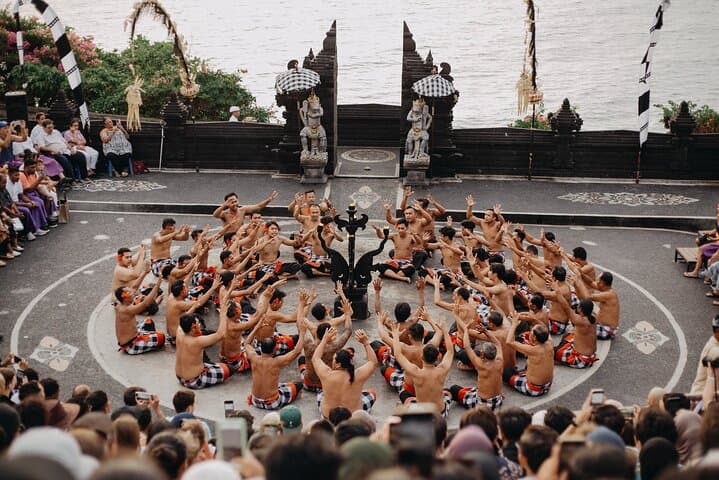 Padang-Padang Beach+ Uluwatu Sunset and Kecak Dance + Dinner — photo 1 of 22