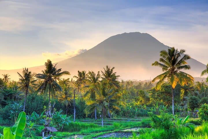 Sea to Summit Trekking Adventure on Mount Agung — photo 1 of 7