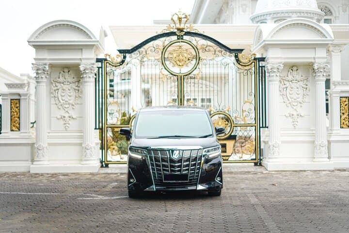 Bali Personal Driver - Hire VIP Car in Bali With Driver — photo 1 of 9