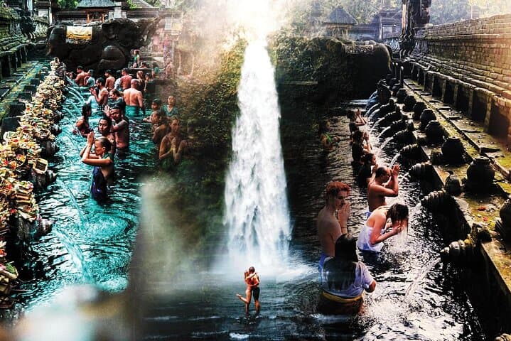 Melukat - The Purification Ceremony at Tirta Empul Temple — photo 1 of 24