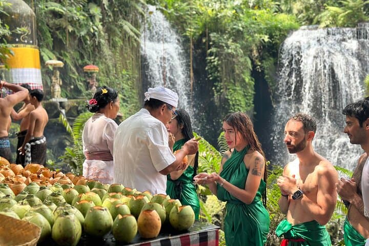 Beji Griya Waterfall Bali Spritual Holy Bath Experience — photo 1 of 13
