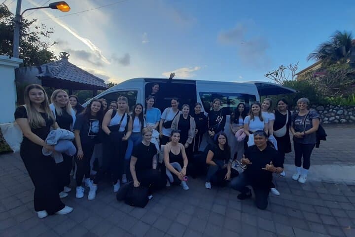 Bali Airport to/from Hotel for Small Group upto 14 pax by Minibus — photo 1 of 7