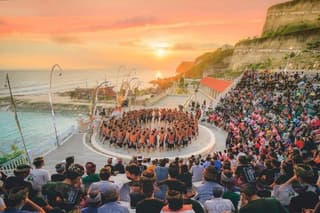 Uluwatu Tour with Watersports & Kecak Dance – All-Inclusive