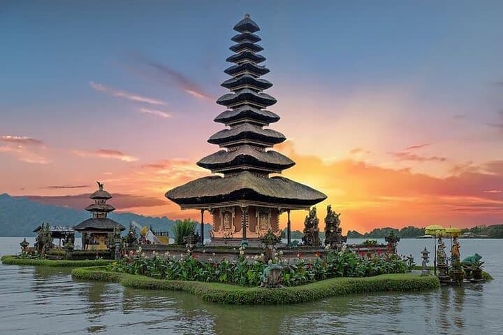 Celukan Bawang Port : North Bali Highlight Private Day Tour — photo 1 of 35