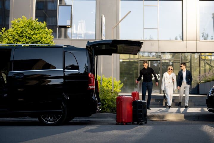 Private Bali Airport Round-Trip Transfer: Arrival and Departure (Round-Trip) — photo 1 of 7
