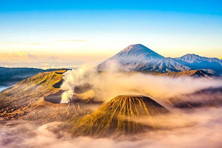 8-Day Bali Honeymoon Packages: Seminyak, Uluwatu, Tegalalang, Ubud — photo 1 of 19