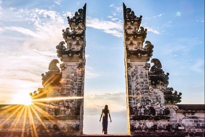 East Bali Tour: Gate of Heaven, Water Palace, Sleeping Gajah — photo 1 of 7