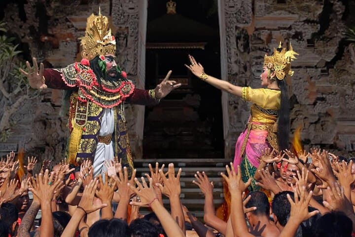 Kecak Ramayana and Fire Dance Show in Ubud Bali — photo 1 of 4