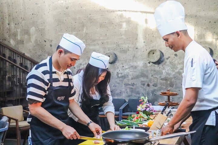 Balinese Cooking Class at Gong Restaurant — photo 1 of 6