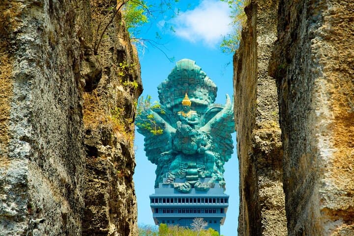 South Bali Private Day Tour Uluwatu, GWK, Pandawa and Melasti — photo 1 of 23