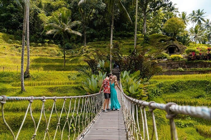 Ubud Temple & Waterfall Tour with Tirta Empul Purification — photo 1 of 36