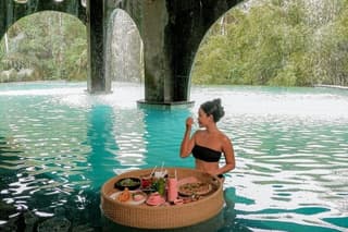 Tlaga Singha Romantic Floating Brunch & Rice Teracce Swing