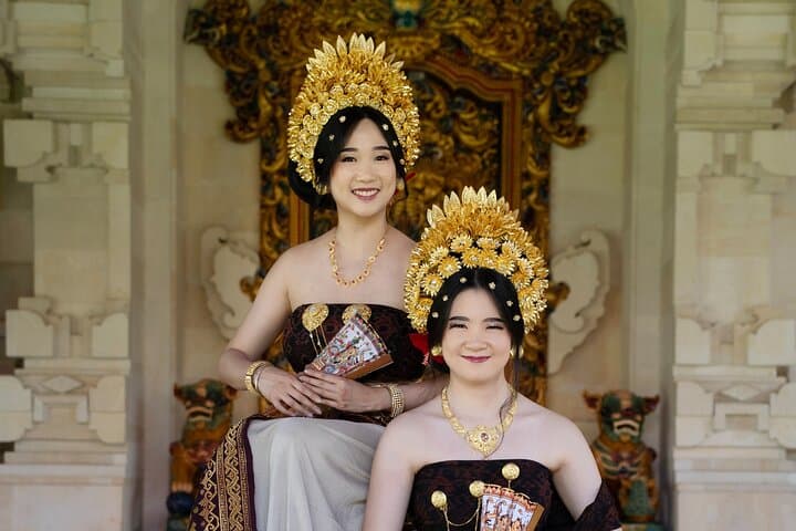Bali Professional Photoshoot wear balinese Royal Outfit — photo 1 of 51