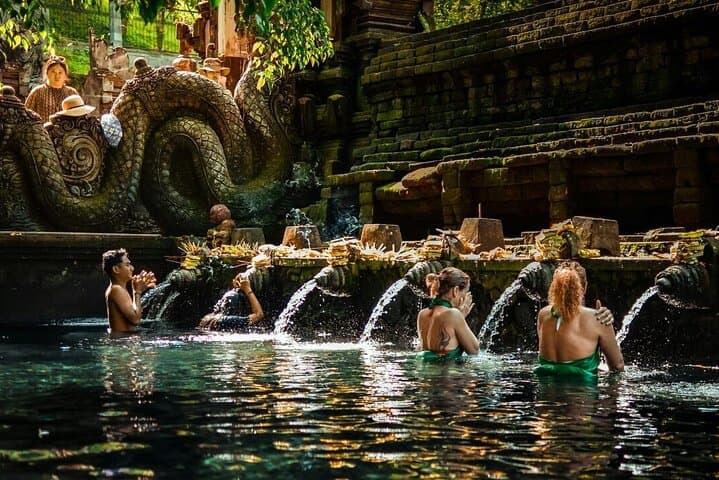 Ubud Instagram Tour Waterfalls, Temple Blessing and Rice Terraces — photo 1 of 9