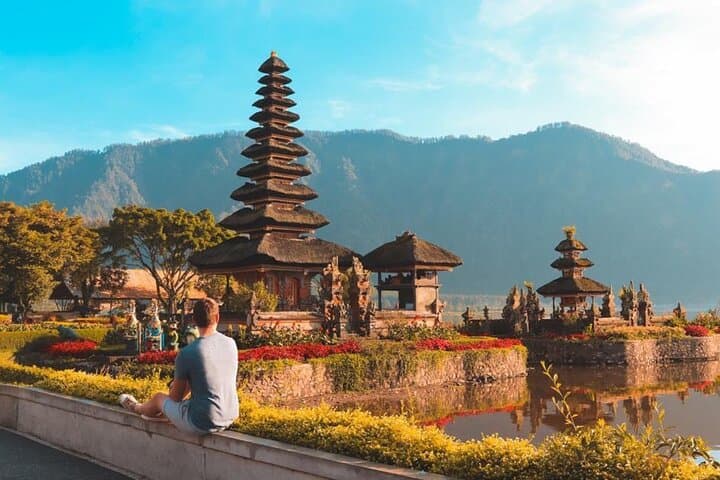 Ulundanu Bratan Temple Banyumala Waterfall and Rice Terrace Tour — photo 1 of 9