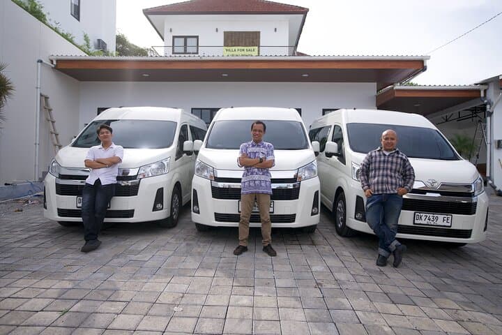 Bali Private Minibus Hire with English Speaking Driver — photo 1 of 6