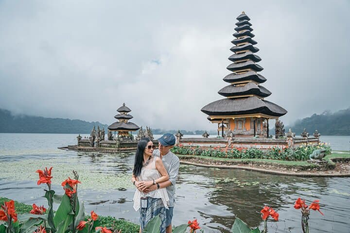 Bali Temple Tour: Tanah Lot & Ulun Danu (Private & All-Inclusive) — photo 1 of 9