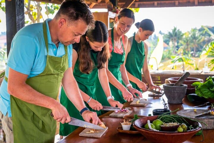 Ubud Slow Afternoon with Balinese Cooking Class — photo 1 of 21